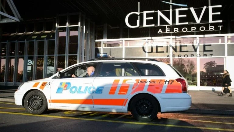 Mulher é presa por falso alerta de bomba em aeroporto para prejudicar amante do marido