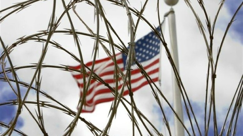 EUA transferem dois detentos de Guantánamo para a Sérvia