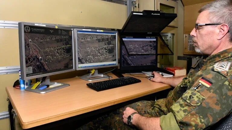 Autoridades turcas cercam base aérea de Incirlik e cortam eletricidade