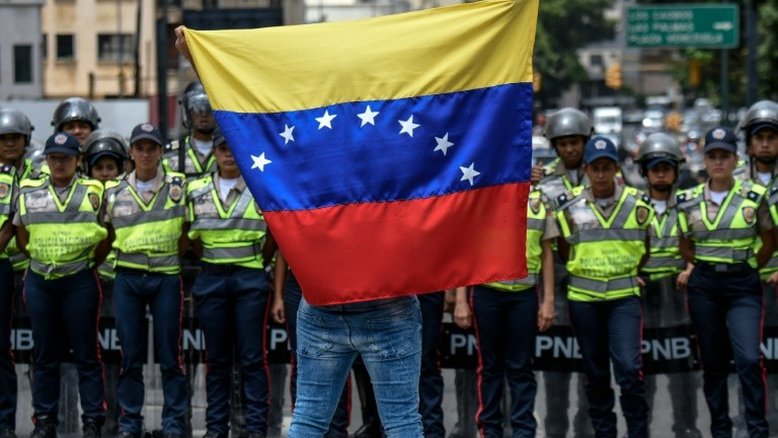 Venezuela: 82% dos venezuelanos 'de acordo' com diálogo entre governo e oposição