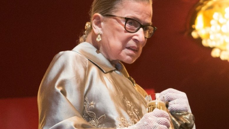 Trump pede renúncia de decana da Suprema Corte
