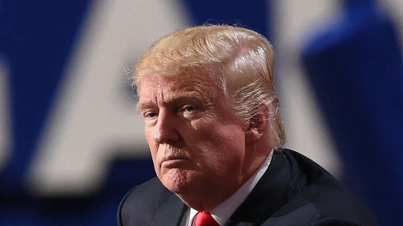 Trump diz que foi sarcástico ao pedir para Rússia hackear Hillary
