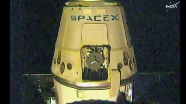 SpaceX lança cápsula Dragon rumo à ISS em missão de abastecimento