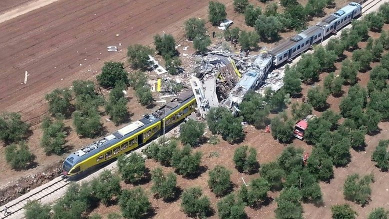 Colisão frontal de trens deixa ao menos 22 mortos no sul da Itália