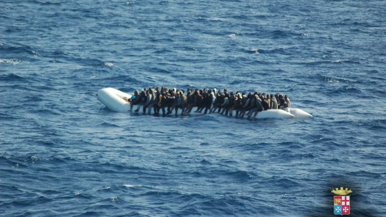Recuperam 41 corpos de migrantes em praia perto de Trípoli