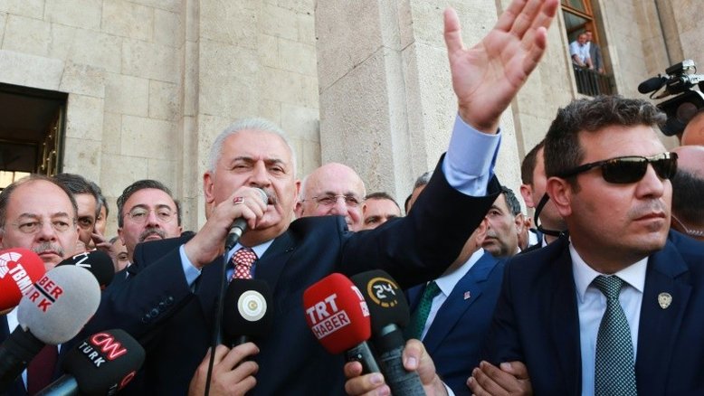 Turquia promete arrancar pela raiz influência de opositor Fethullah Gülen