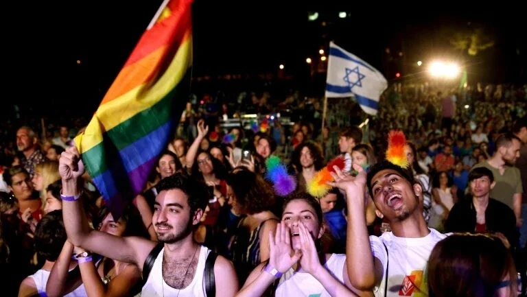 Parada Gay de Jerusalém bate recorde de participação