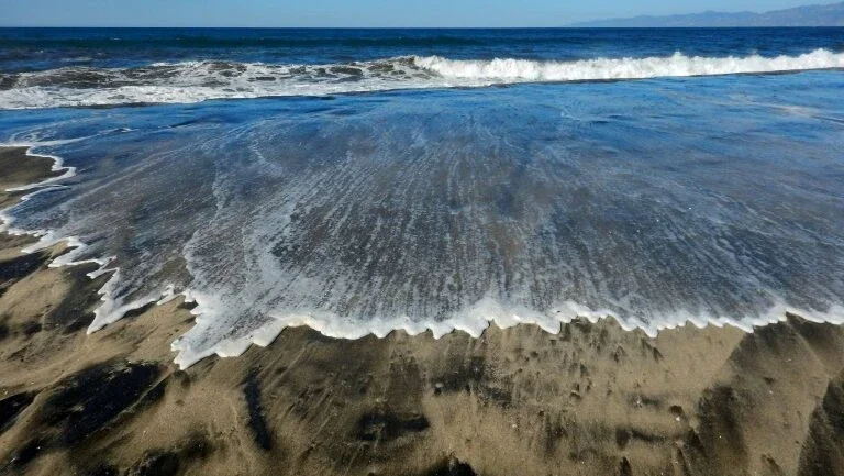 Derramamento de esgoto obriga interdição de praias em Los Angeles