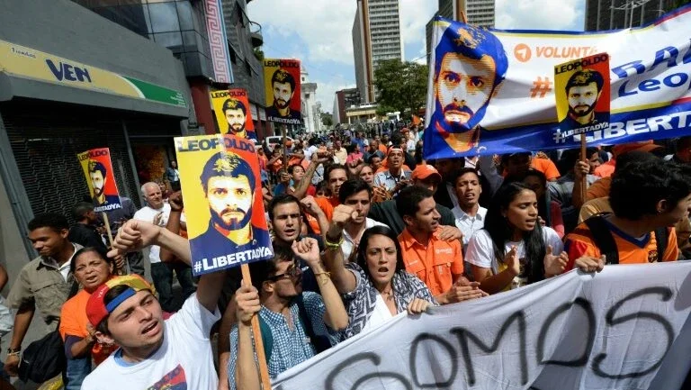 Opositor venezuelano é levado para audiência de apelação