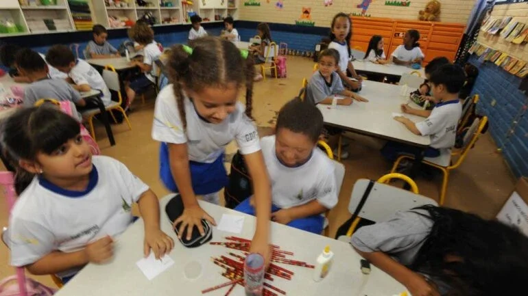 Lei reduz de 6 para 5 anos idade limite para atendimento em creche e pré-escola