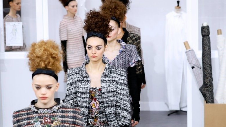Chanel e Dior resgatam a tradição artesanal da Alta-costura