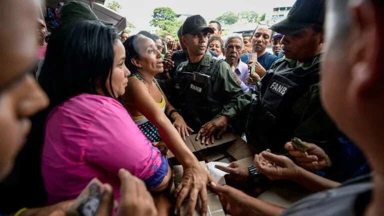 Militares apreendem mercadorias e detêm ambulantes em Caracas