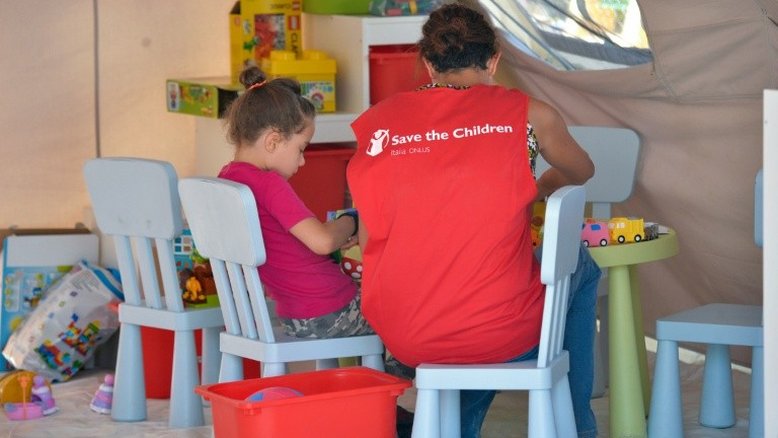'Tudo caiu, menos as montanhas', contam crianças sobre terremoto na Itália