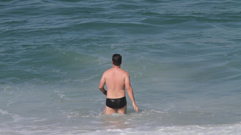 Murilo Benício na praia