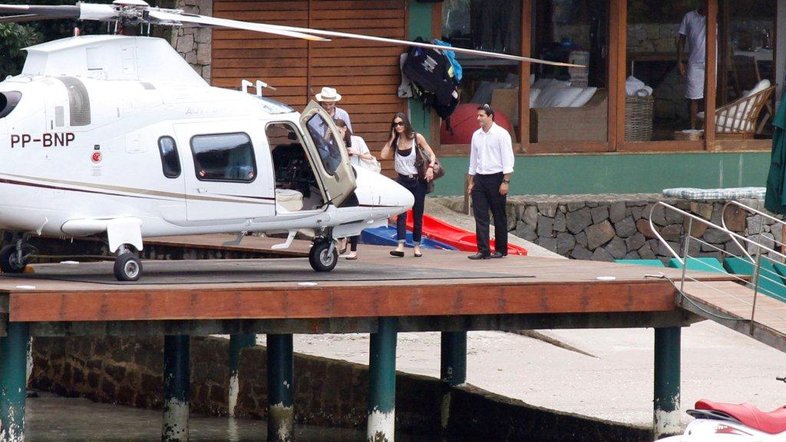 Ashton e Demi: folga em Angra