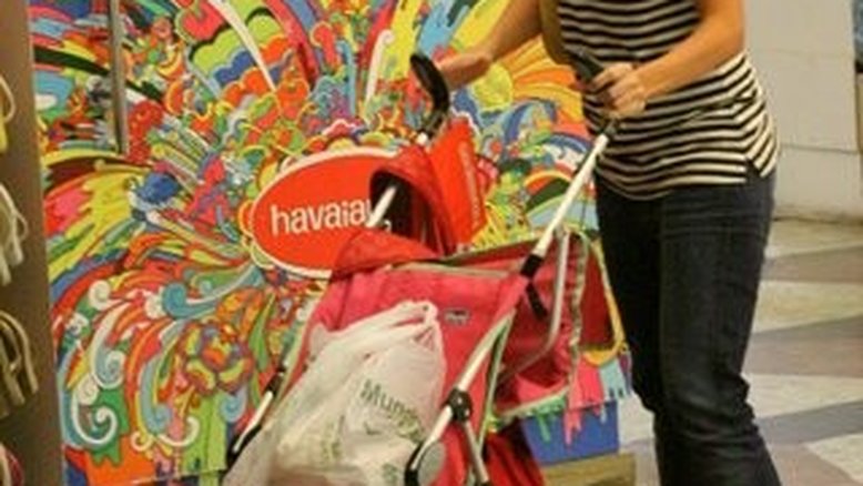 Debora Falabella e a filha Nina