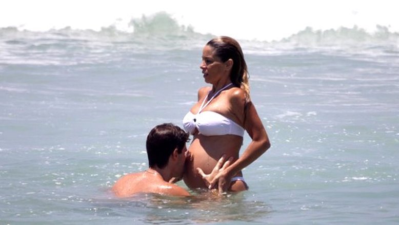 Danielle e Jonatas na praia