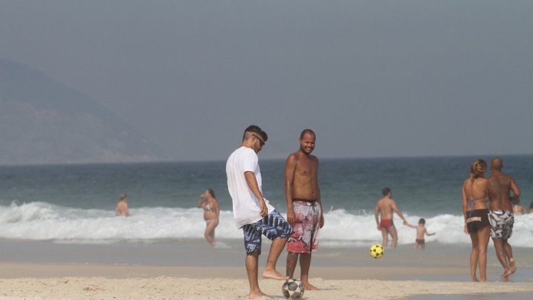 O new look de Caio Castro