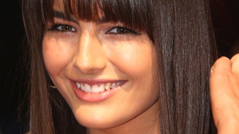 Camilla Belle em "Open Road"