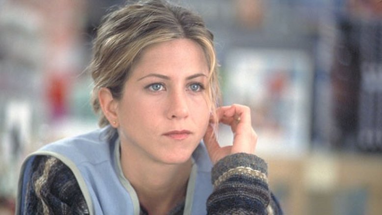 Jennifer Aniston responde críticas após declarar que corta relações com pessoas antivacina
