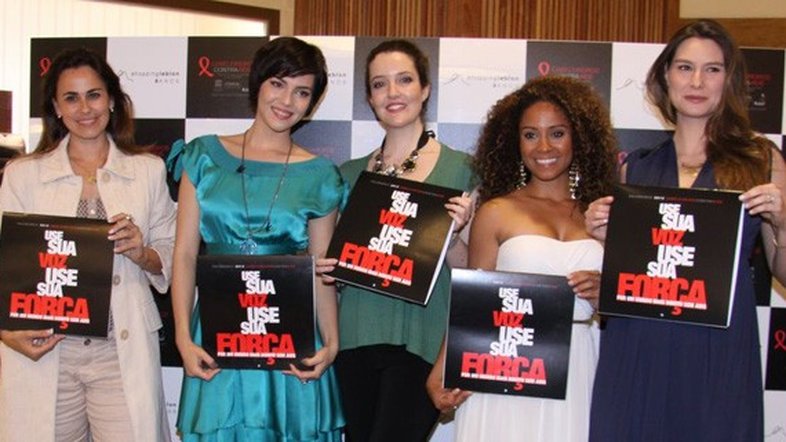 Juntas contra a AIDS