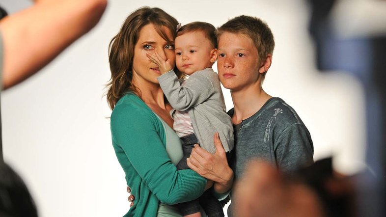Letícia Spiller ao lado dos filhos