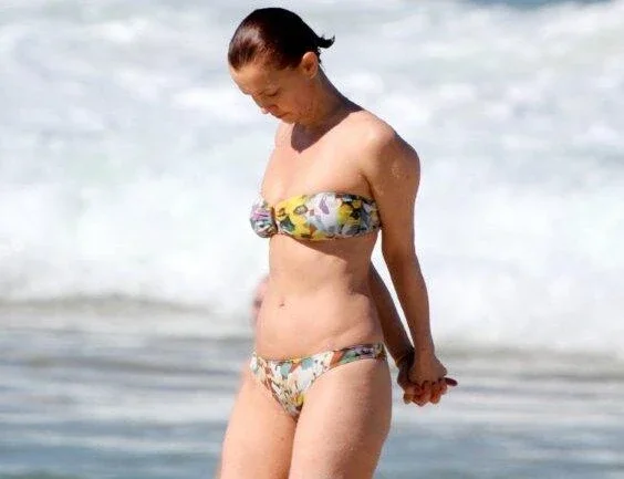 Júlia Lemmertz só no alongamento
