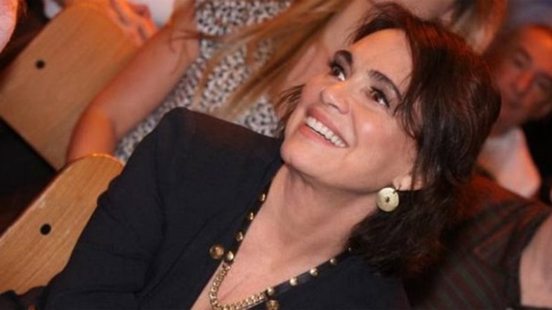 Regina Duarte celebra 50 anos de carreira em exposição