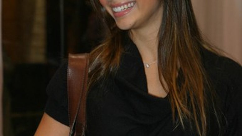Carol Celico curte gravidez no Twitter
