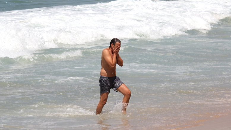 Alexandre Borges na praia