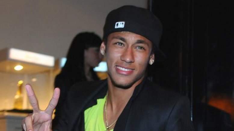 "Suruba não é só jogador que faz", diz Neymar