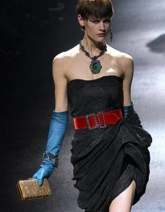 Lanvin: entre babados e cores