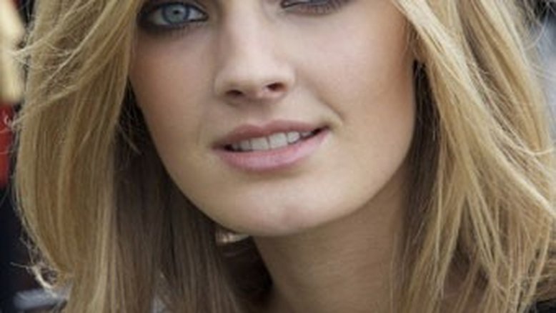 Constance Jablonski na Animale
