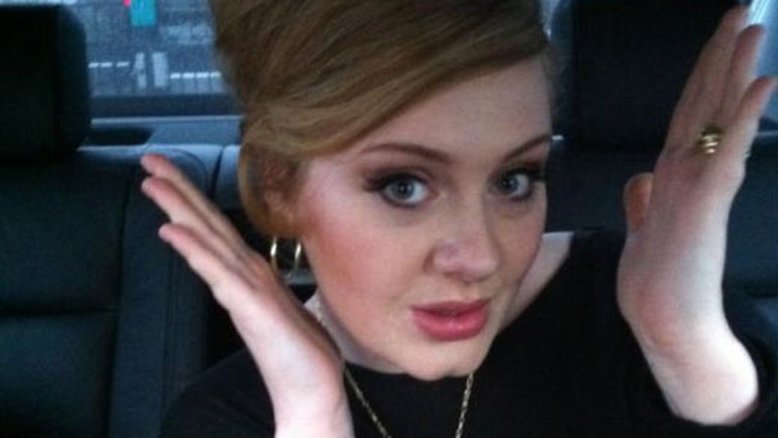 Adele volta ao trabalho
