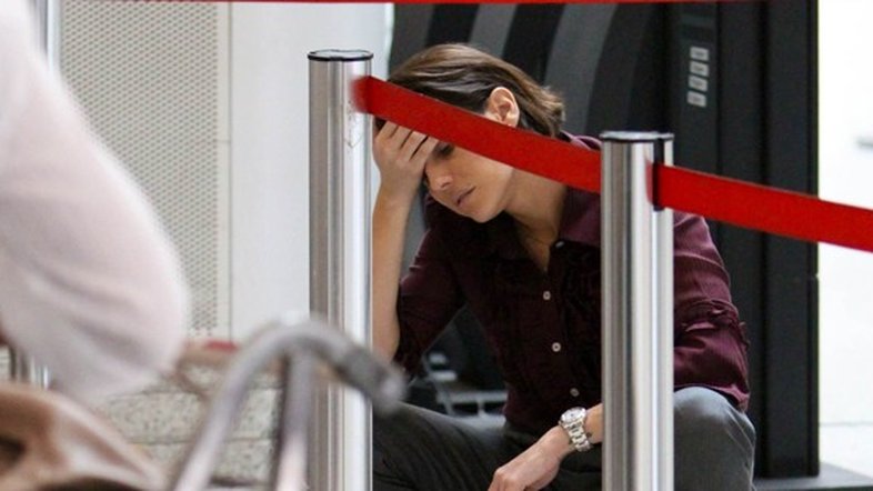 Deborah Secco passa mal