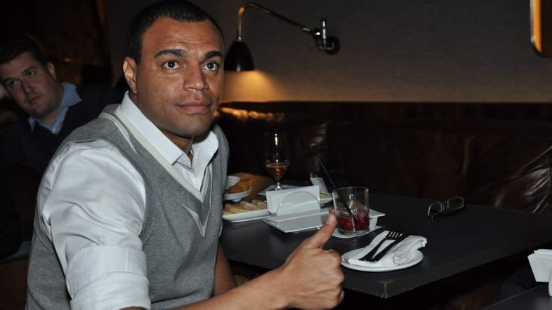 Zezé Di Camargo comemora aniversário