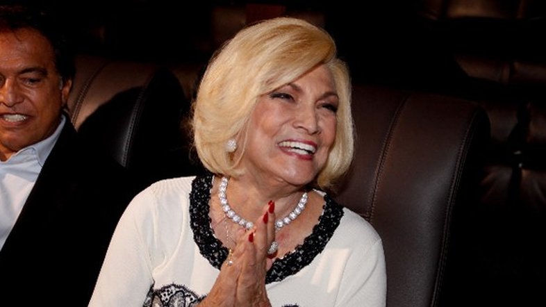 Hebe Camargo de volta ao trabalho