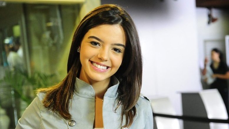 Giovanna Lancellotti opera o joelho
