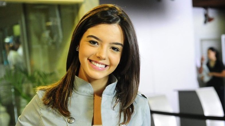 Giovanna Lancellotti opera o joelho