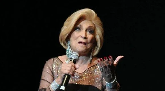Hebe Camargo passa por cirurgia