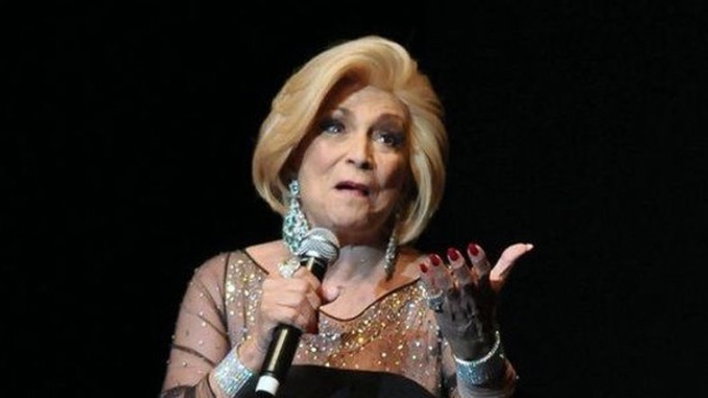 Hebe Camargo passa por cirurgia