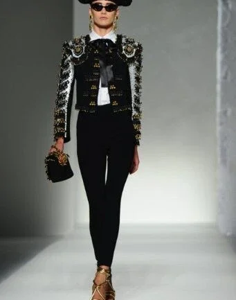 A toureiras da Moschino