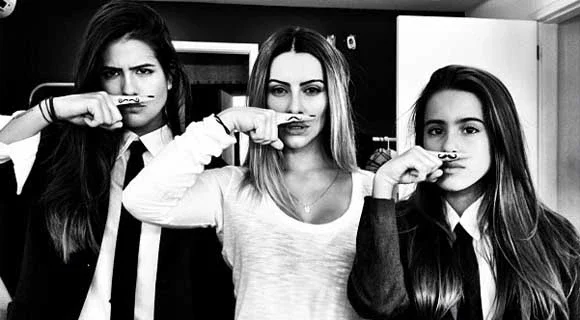Irmãs de bigode