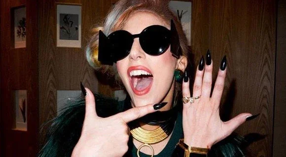 Óculos de Lady Gaga no Brasil