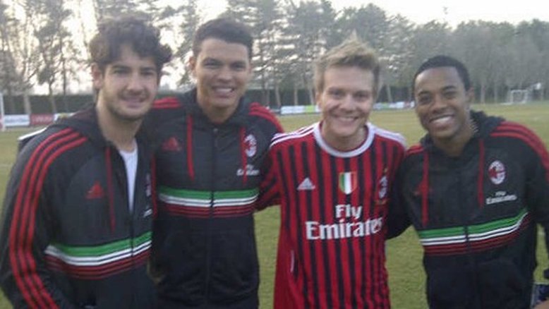 Michel Teló encontra jogadores
