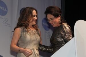 Gabriela Duarte fala sobre a mãe, carreira, fim do casamento, monólogo e vida aos 50
