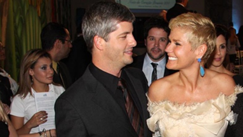 Os olhares de Xuxa e Victor