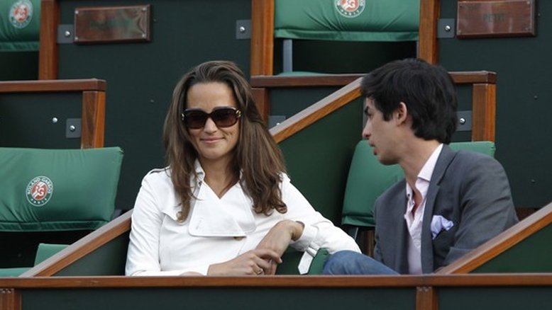 Pippa rouba a cena em Roland Garros