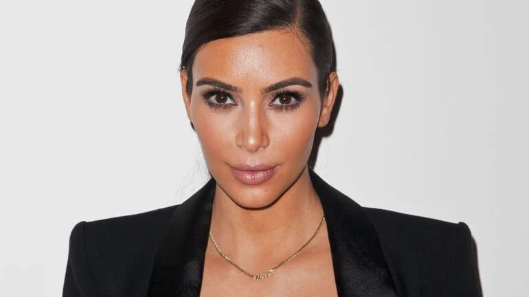 Irmãs Kardashians vencem processo judicial de R$ 37 milhões