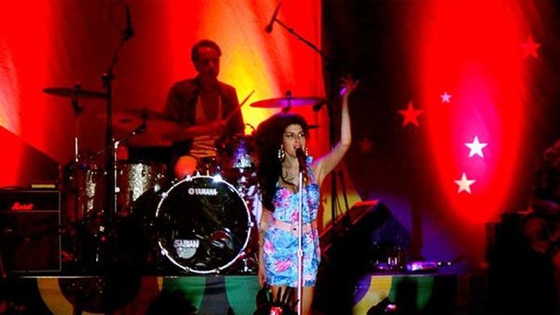 Vips prestigiam 2º show de Amy no Rio
